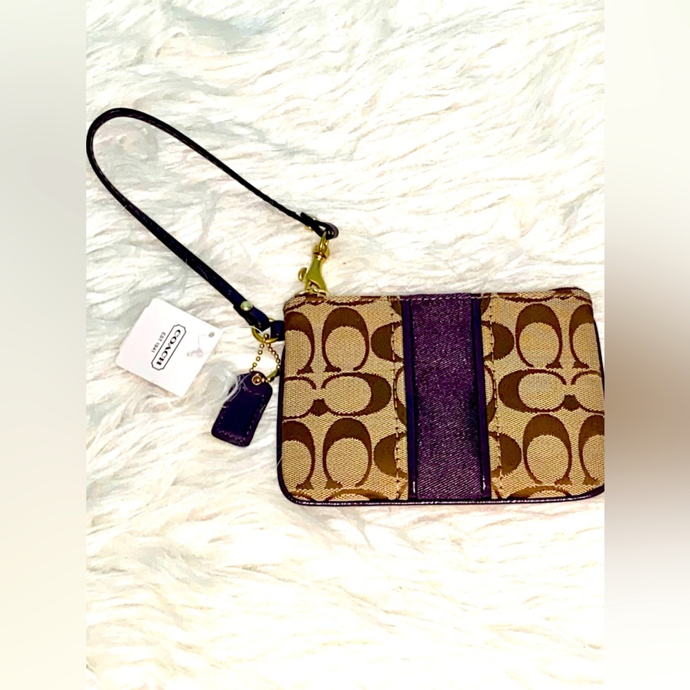 NWT COACH Wristlet